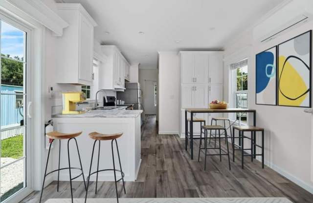 671 N. Dixie Ave. photos photos
