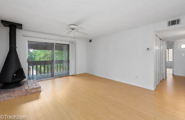 6147 Knoll Wood Court Gallery 2