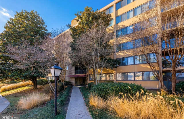 16 S VAN DORN Street unit: 506 - 16 South Van Dorn Street, Alexandria, VA 22304