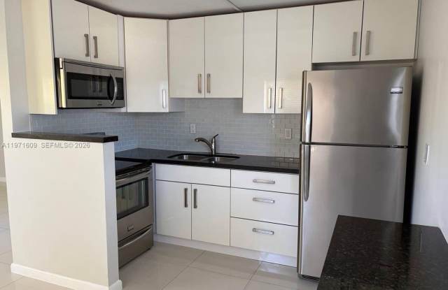 35 NE 13th Street 1-2, Fort Lauderdale, FL 33304 photos photos