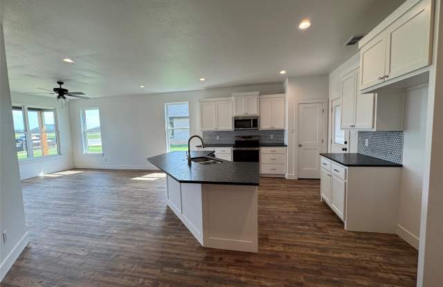 8016 Sawdust Trail Gallery 4