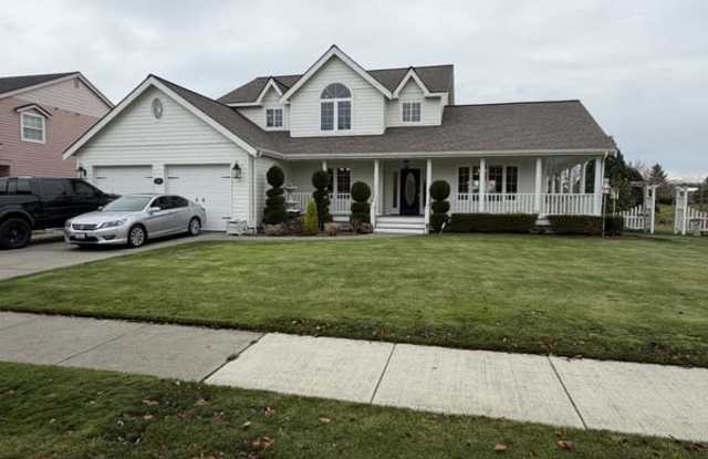 700 Sunrise Drive - 700 Sunrise Drive, Lynden, WA 98264