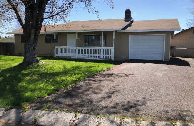3 bedroom, 1 bath - 4823 Darwin Place, Altamont, OR 97603