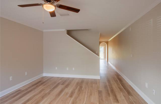 649 KENSINGTON LAKE CIRCLE Gallery 2