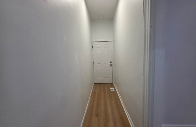 Amazing 1 bedroom apartment for rent in the North Side! photos photos