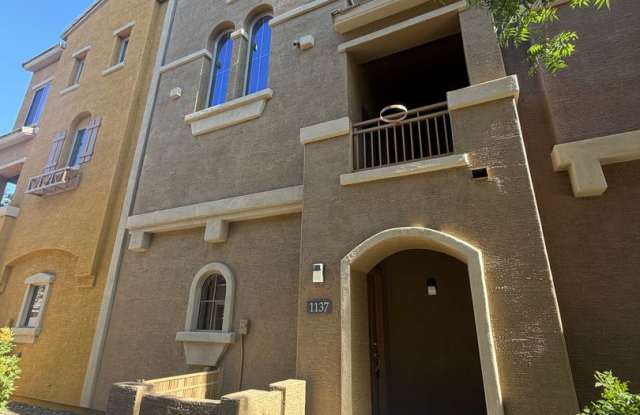 beautiful 2 bed, 2.5 bath condominium in the elegant Via De Cielo gated community in Chandler! photos photos