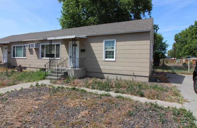804 Symons Avenue - 804 Symons Street, Richland, WA 99354