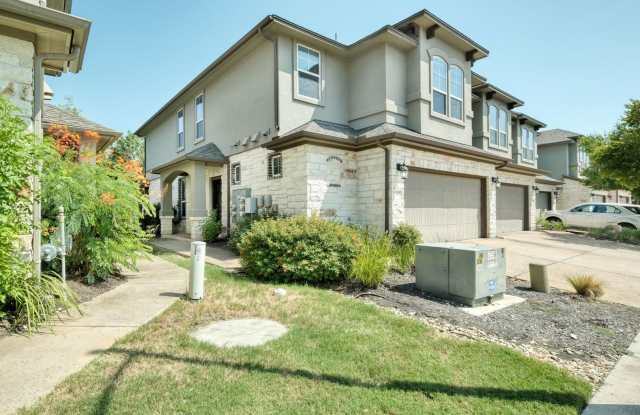 Beautiful 4 bed/2.5 bath/2 car garage! photos photos