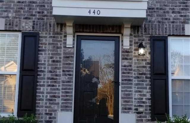 440 Wild Oak Drive - 440 Wild Oak Drive, O'Fallon, MO 63368