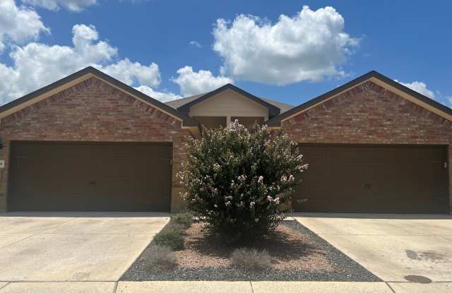 Luxury 3/2 Duplex in Seguin, Texas photos photos Luxury 3/2 Duplex in Seguin, Texas photos photos
