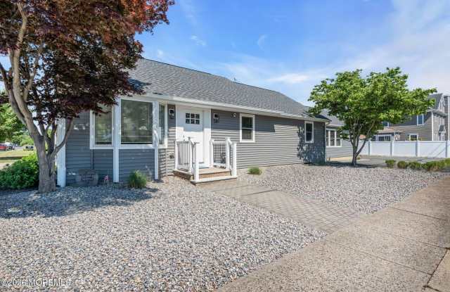 501 Forman Avenue photos photos