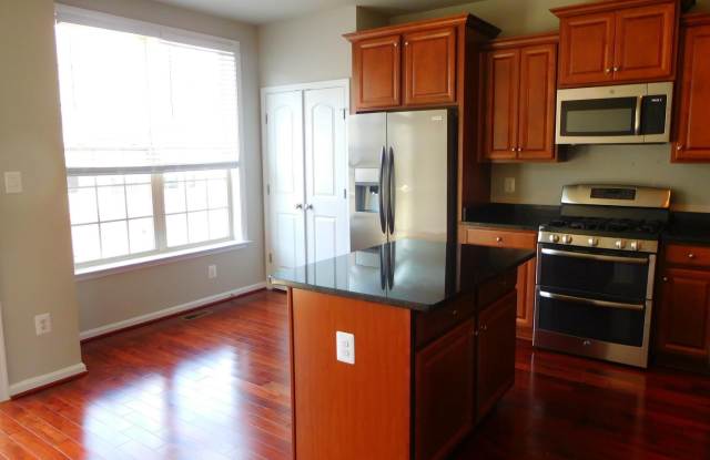 9828 SMITHVIEW PLACE Gallery 3