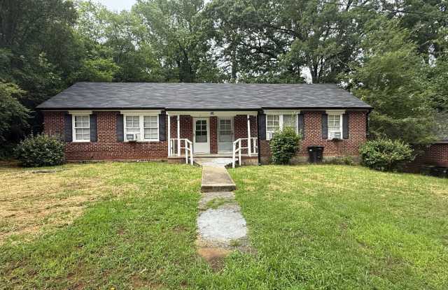 MUSCOGEE DRIVE 20 A & B photos photos