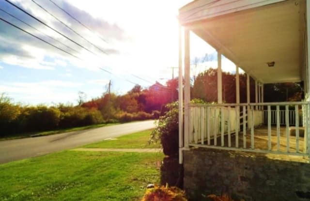56 Ruggles Avenue - 56 Ruggles Avenue, Newport, RI 02840