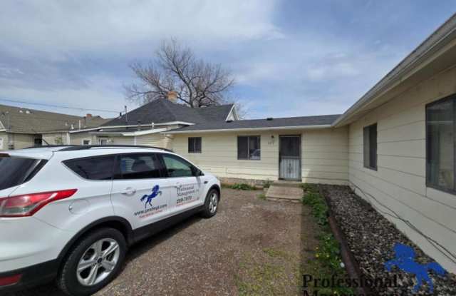 124 1/2 S 31st St photos photos