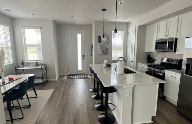 Modern Loveland Living | 3-Bed, 2.5-Bath Home with Garage photos photos