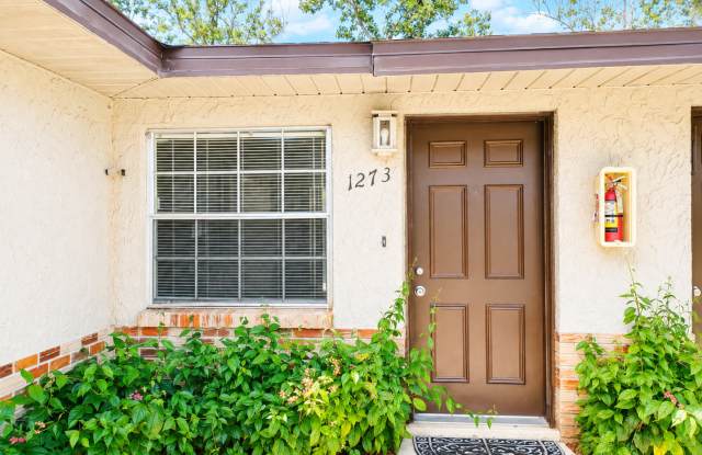 Charming 2 Bedroom / 1 Bathroom Apartment with Private Garage photos photos Charming 2 Bedroom / 1 Bathroom Apartment with Private Garage photos photos