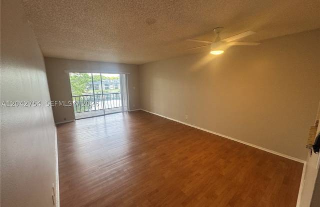 7910 Colony Cir N Gallery 3