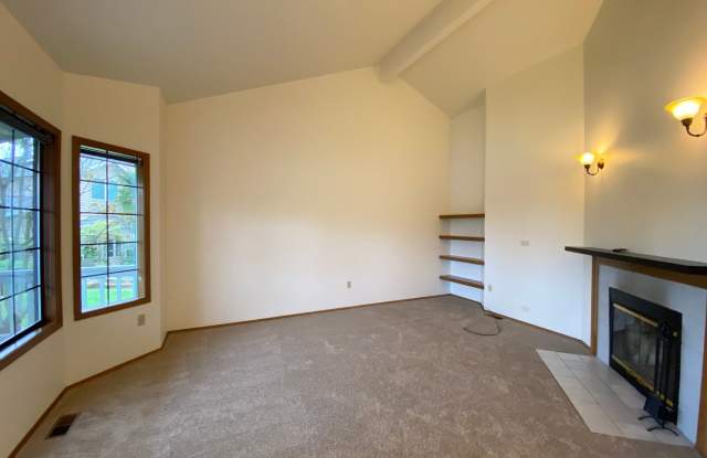 Spacious 3 Bedroom Home in Kent East Hill! Gallery 4