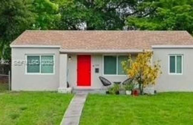 1385 NE 133rd St photos photos