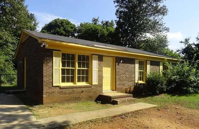 Must see ,This 3-bedroom, 1-bath home in Rock Hill South Carolina, photos photos