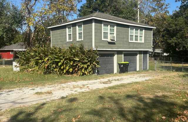 1 Bedroom 1 Bath - 430 1/2 West 3rd Street, Ada, OK 74820 1 Bedroom 1 Bath - 430 1/2 West 3rd Street, Ada, OK 74820