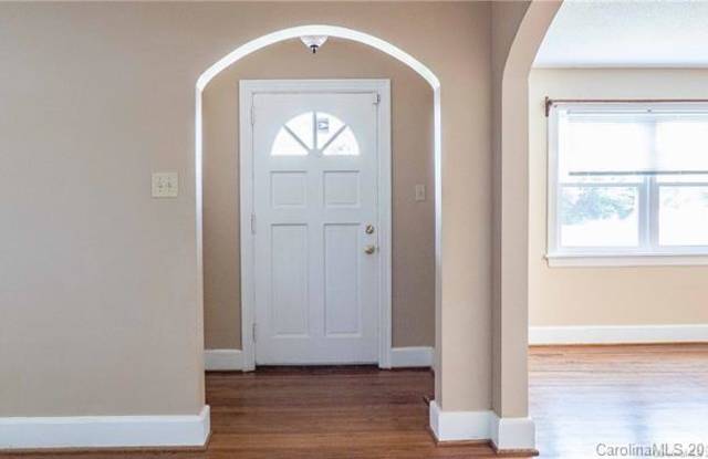5805 Tuckaseegee Road Gallery 4