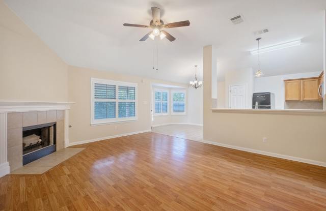 Beautiful 3 Bedroom, 2 Bath Home with Backyard Oasis photos photos