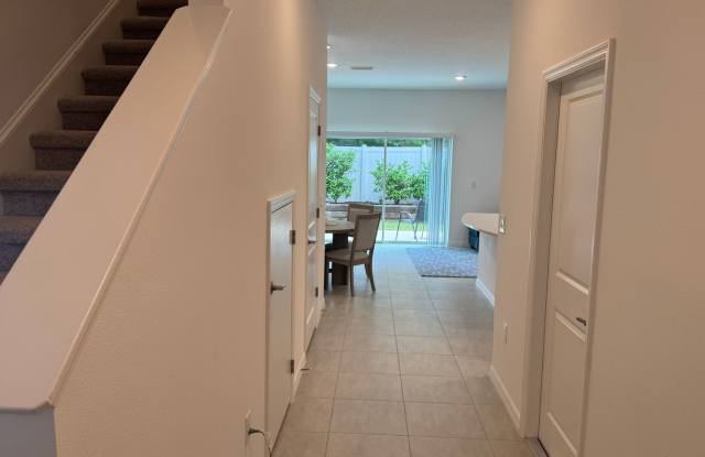 Unfurnished Annual Rental Gallery 4