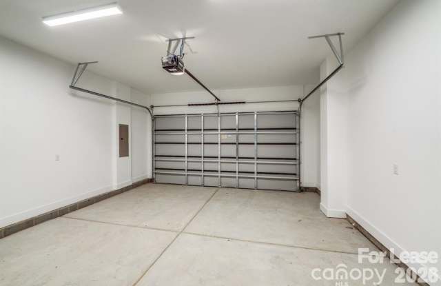 1213 E 36th Street Gallery 4