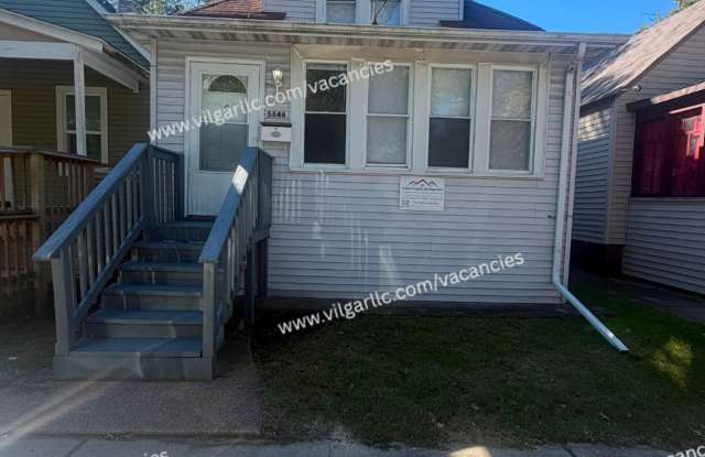 • 3 Bedroom • 1.5 Bathroom Home w/en suite Gallery 3