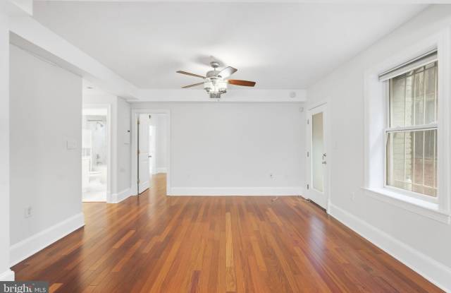 1465 COLUMBIA Road NW Gallery 3