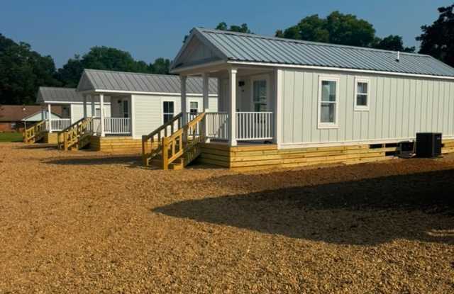 Cozy Cottage Living! Gallery 3