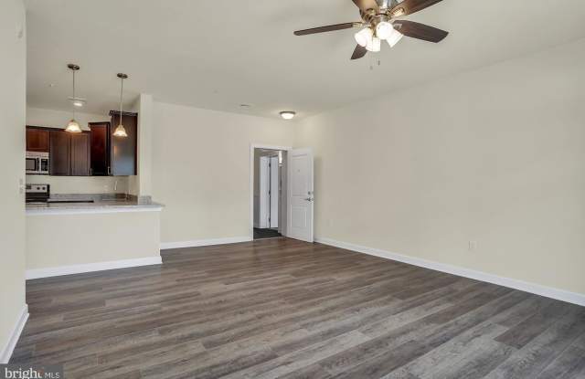 9104 HUDSON COURT Gallery 3