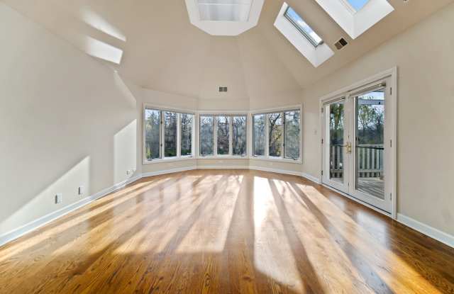 210 Saint Michael Court Gallery 3