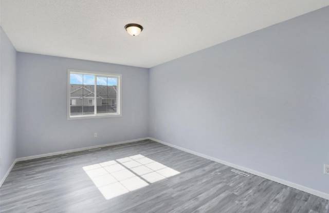 1341 Greenleaf Ln - 1341 Greenleaf Lane, Waconia, MN 55387