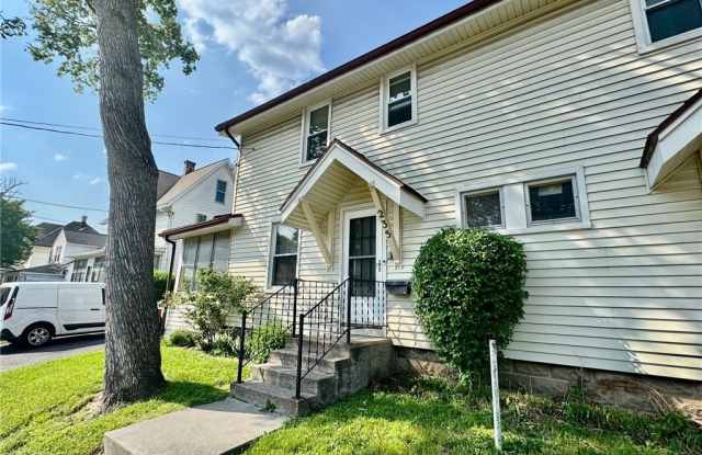 235 E Elm Street photos photos