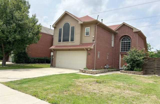 2114 Montclair Lane - 2114 Montclair Lane, Lewisville, TX 75067