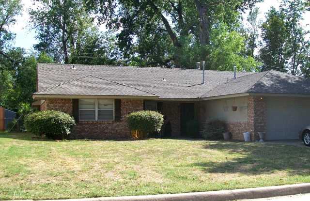 Spacious 3-Bed, 2.5-Bath Home with Prime Location Near Highways  Shopping! photos photos