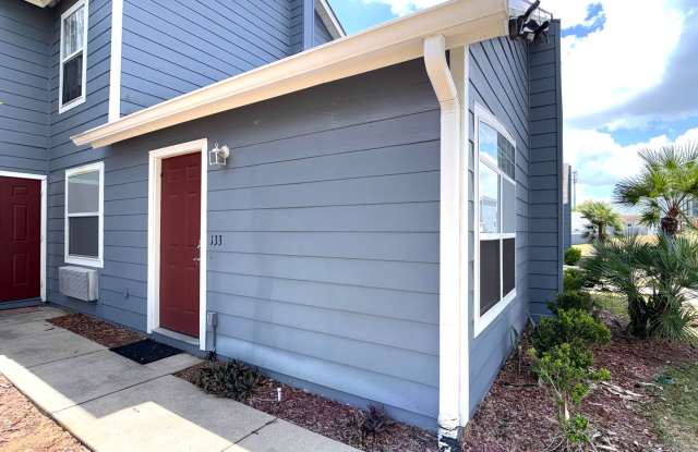 Move-in ready Efficiency in the Coveted Area of Four Corners Area—Water and Electric Included (with restrictions)! photos photos