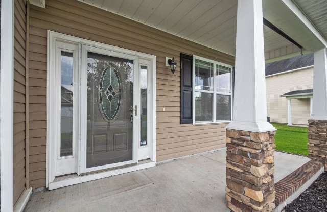 4 Bedroom Home in Carolina Plantations! Gallery 4