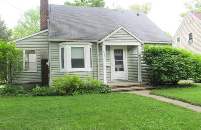 Quaint Cape Cod in Kalamazoo photos photos Quaint Cape Cod in Kalamazoo photos photos