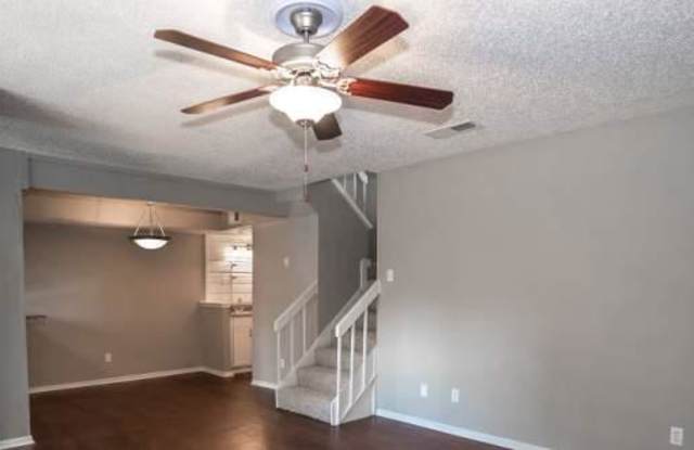 Huntington Cove Townhomes Gallery 3