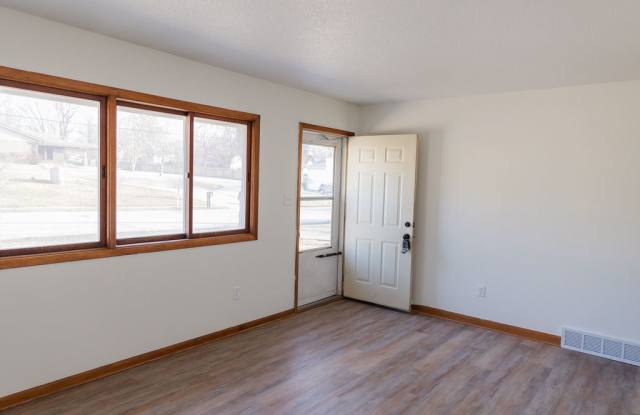 419 E Watrous Ave Gallery 2