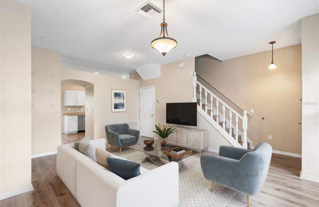 TAMPA TOWNHOME IN GATED COMMUNITY! Gallery 3