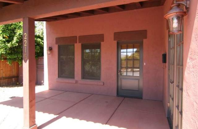 2215 E 3rd St photos photos