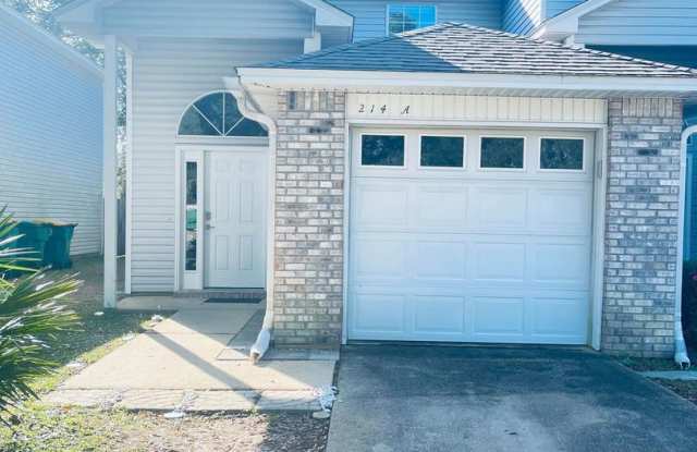 214 Tooke Street Unit A photos photos