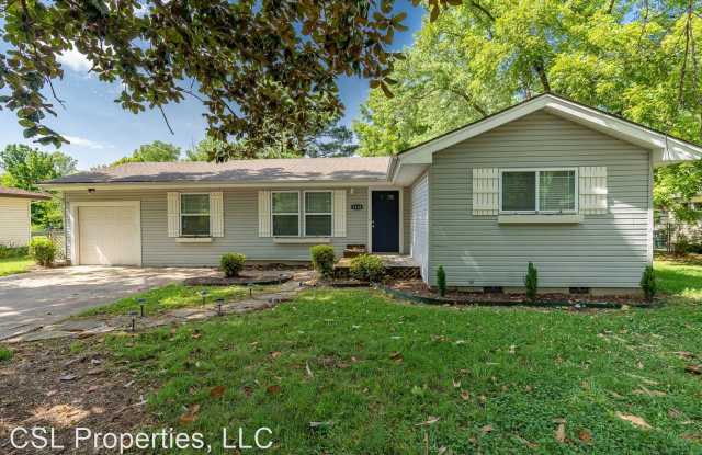 2426 Valley Drive - 2426 West Valley Drive, Fayetteville, AR 72703