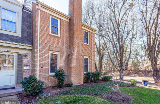 11500 PINE CONE COURT Gallery 2
