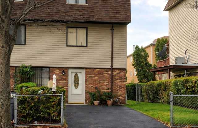 357 Wayne Street photos photos